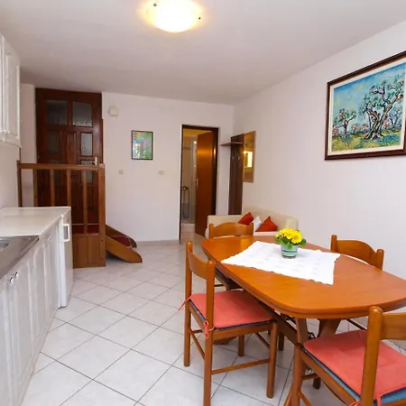 Apartament Center 1018 *